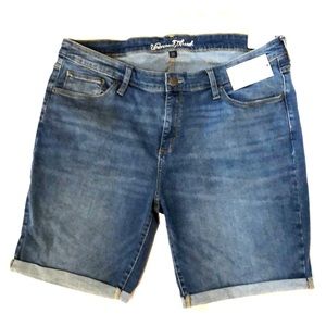 Universal thread 20WR New 🏷💕